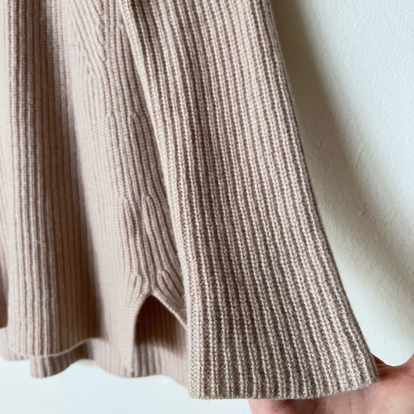 Vince 100% Cashmere Knit V Neck Sweater - Picture 4 of 5